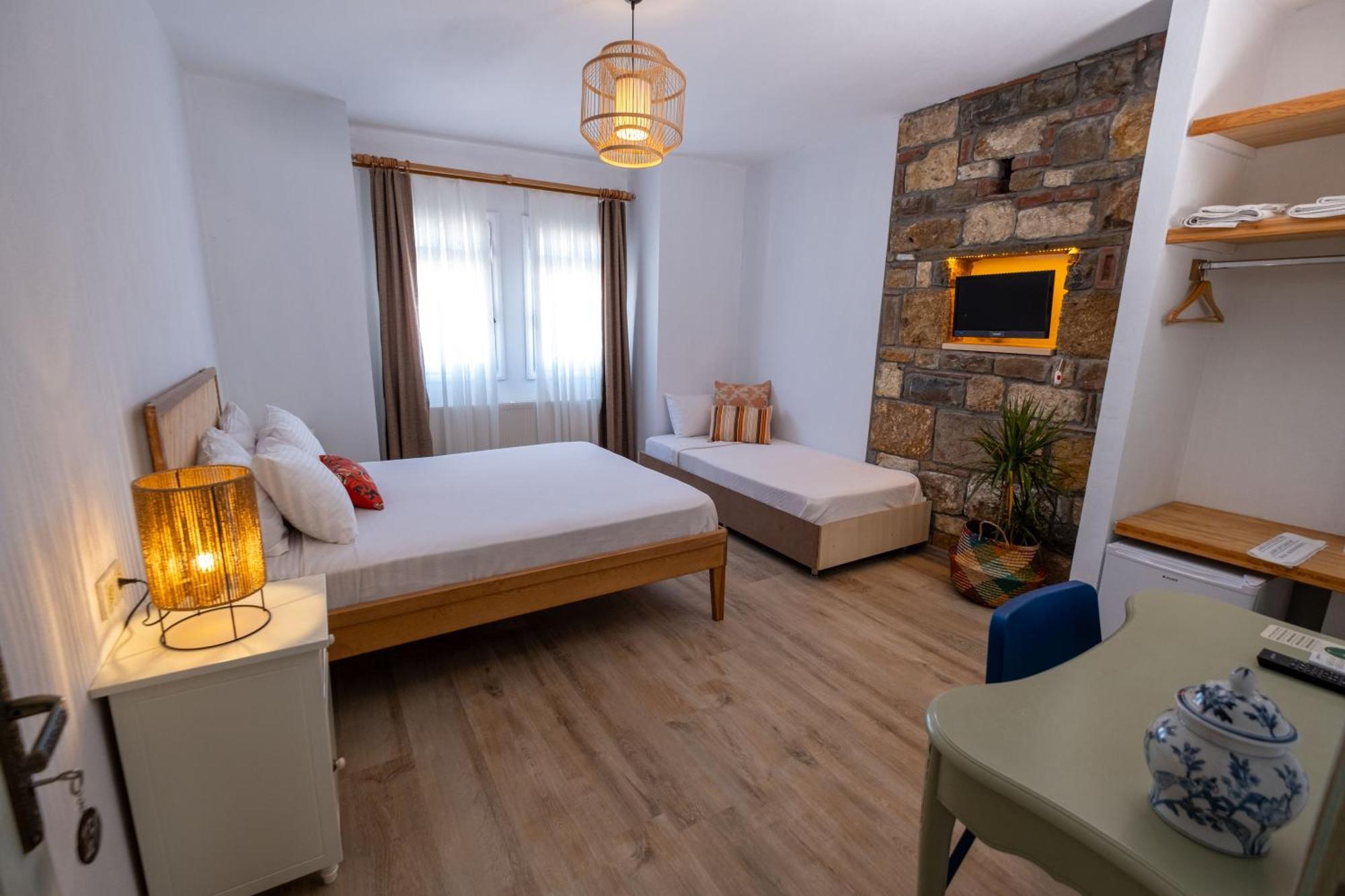 Posthane Hotel Tenedos Buitenkant foto